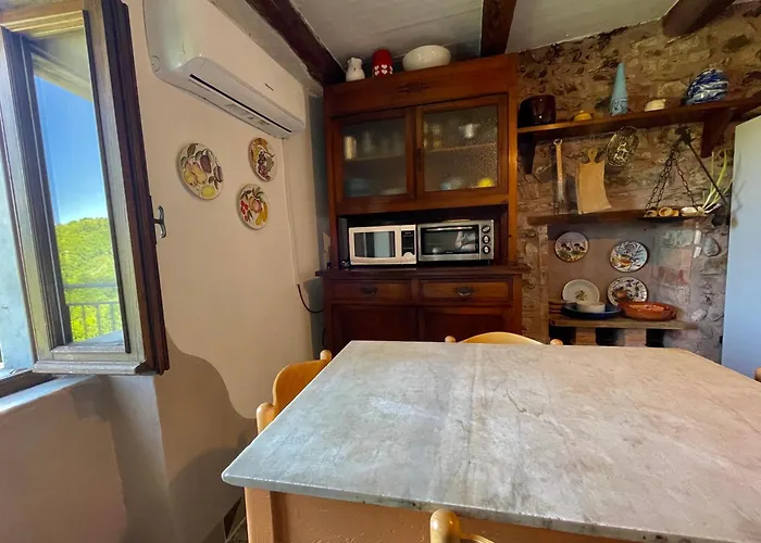 アパート The Stone House