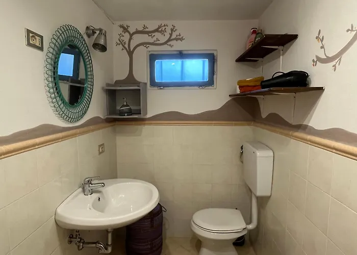 アパート The Stone House