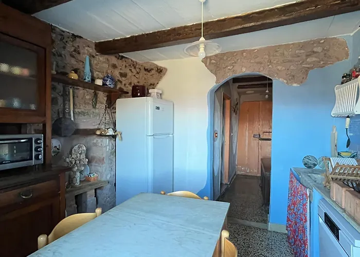 The Stone House アパート